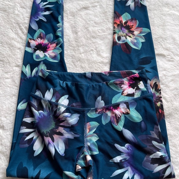 Aéropostale Printed Leggings - Picture 2 of 4